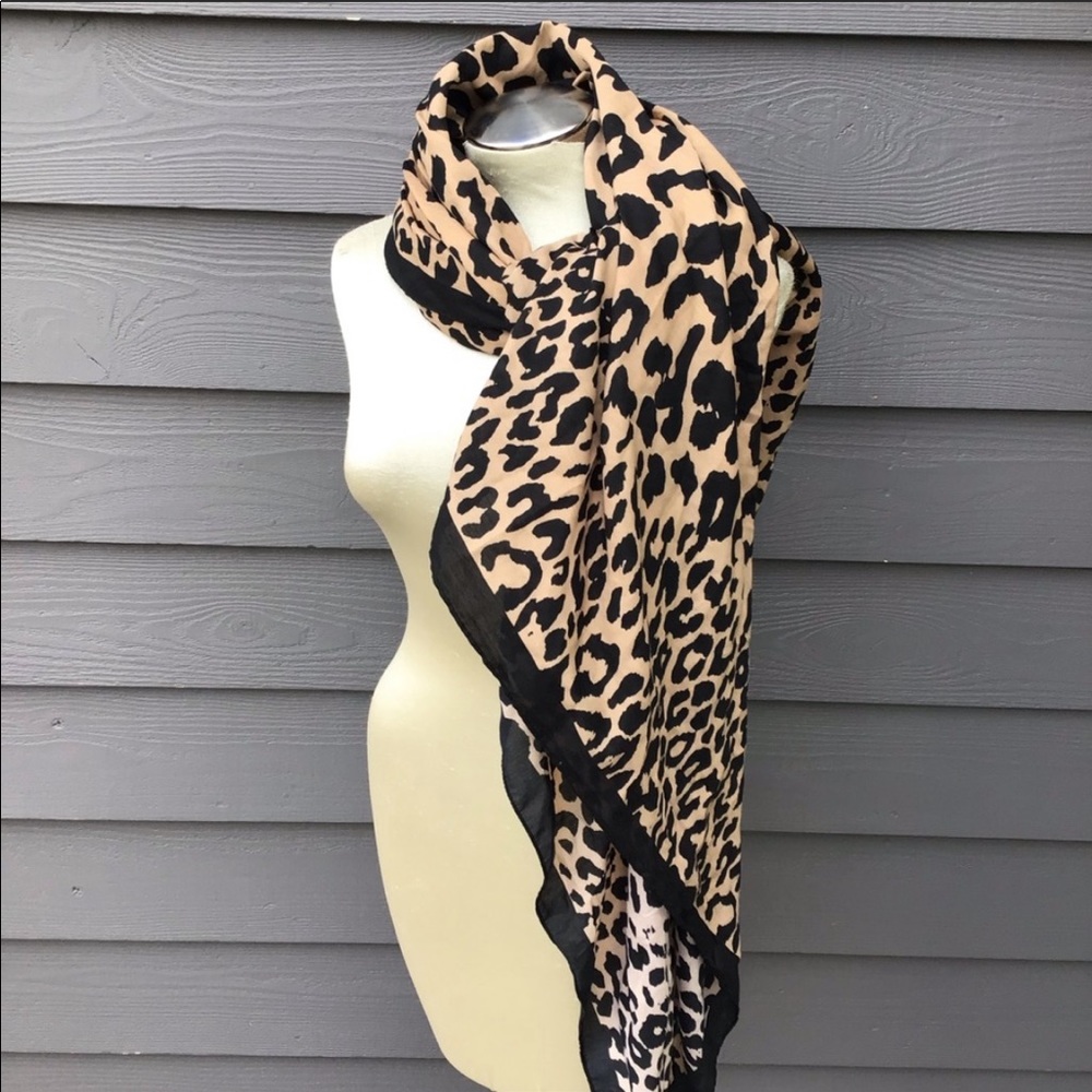 Leopard scarf